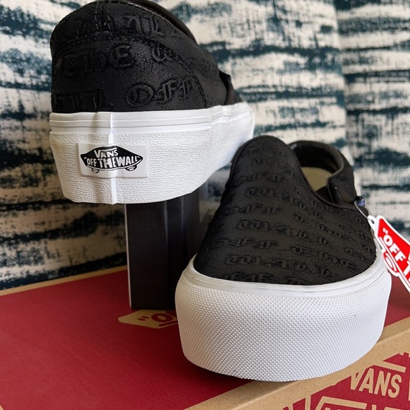 Vans Classic Slip-On Platforms Deboss Otw Black/Black WMNS - Picture 10 of 16